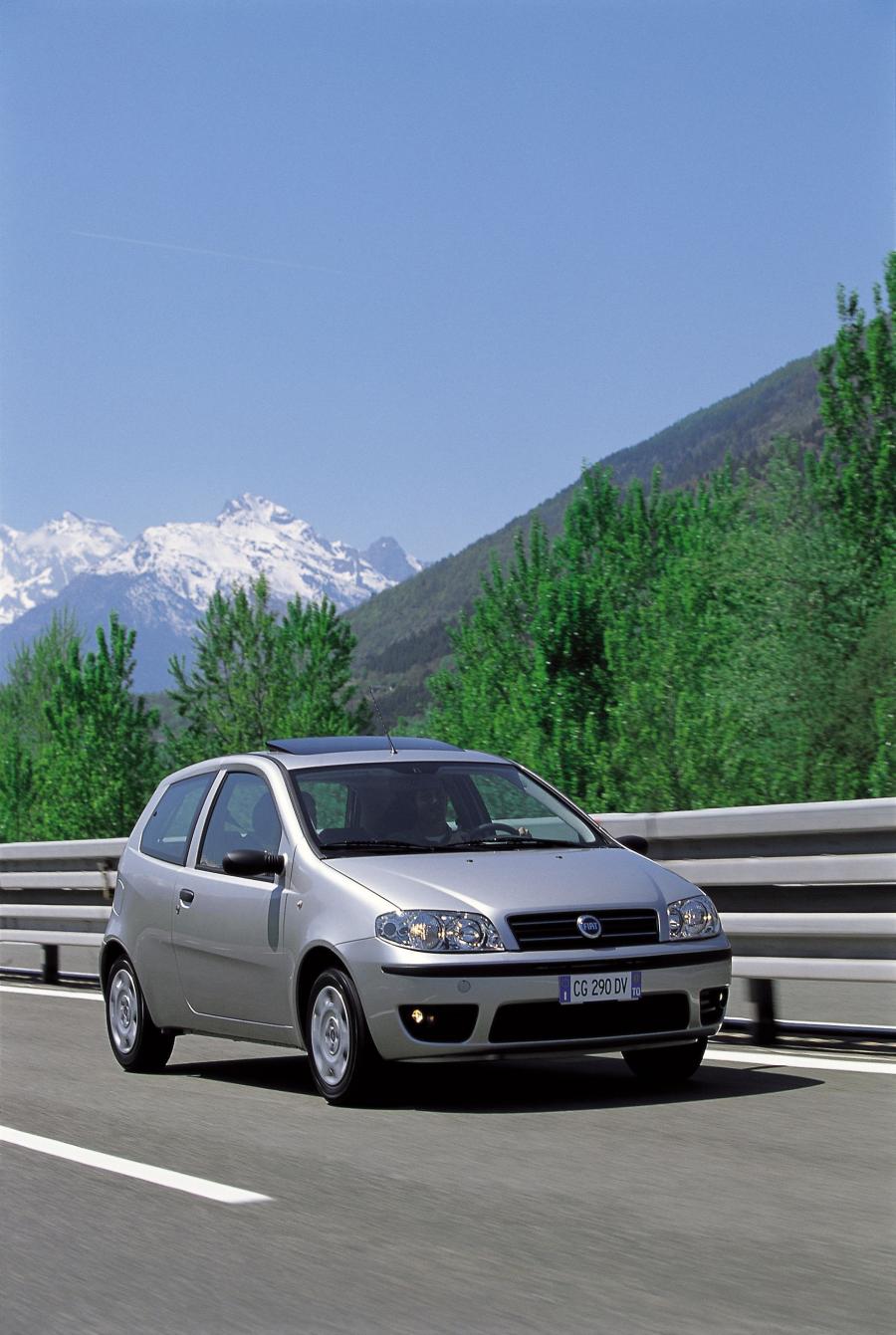  Fiat Punto 3-Door (188) 2003 года  (фото 17 из 30)
